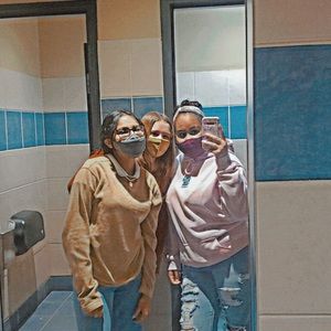 Meet your Posher, Casey